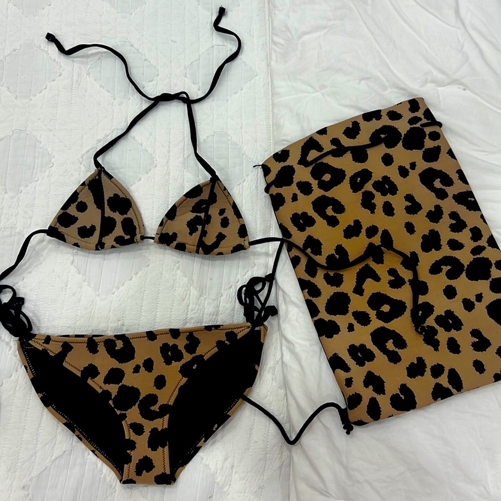 triangle cheetah swimsuit! 🐆 small top! medium bottom!